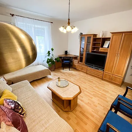 Spacious 3-room, Family-friendly, Baby-friendly, Near Center Apartment *